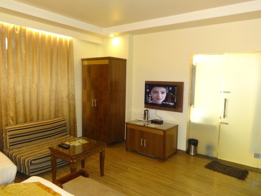Hotel Picasso Paschim Vihar Delhi - Couple Friendly Local Ids Accepted Exterior photo