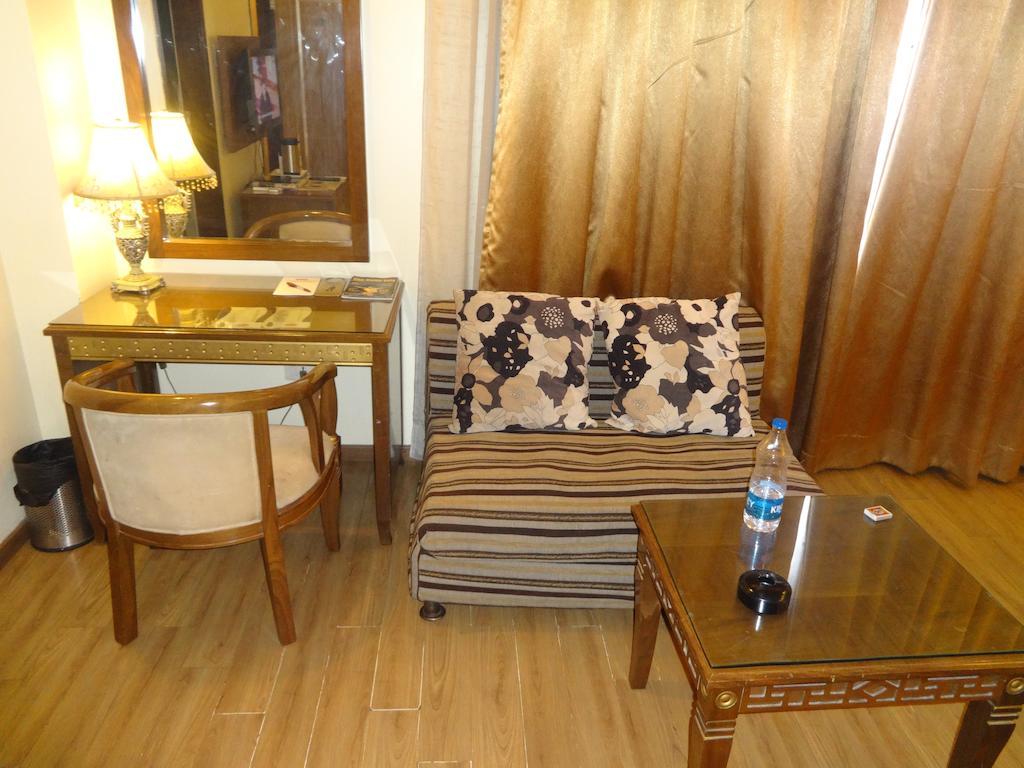 Hotel Picasso Paschim Vihar Delhi - Couple Friendly Local Ids Accepted Room photo
