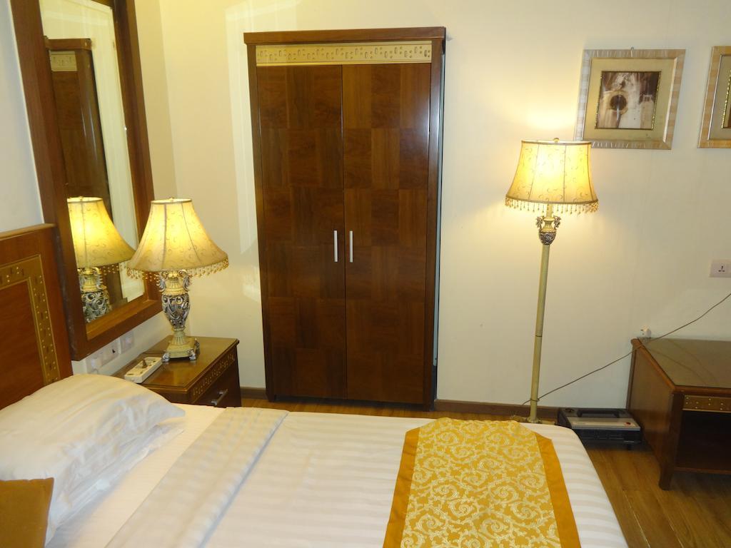 Hotel Picasso Paschim Vihar Delhi - Couple Friendly Local Ids Accepted Exterior photo