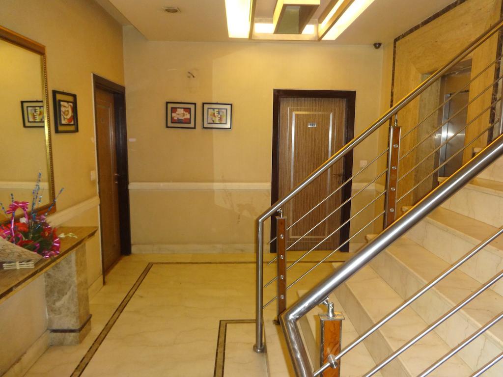 Hotel Picasso Paschim Vihar Delhi - Couple Friendly Local Ids Accepted Exterior photo