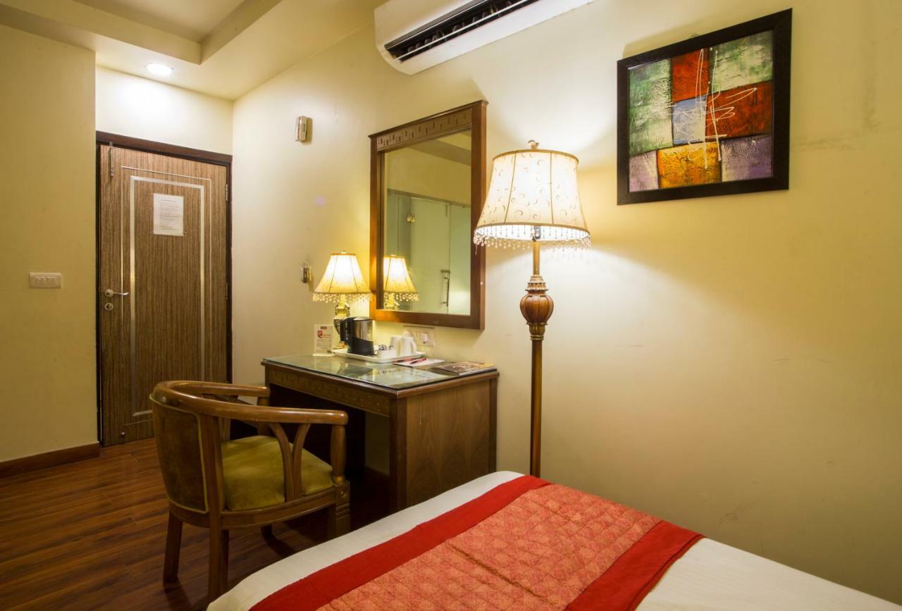 Hotel Picasso Paschim Vihar Delhi - Couple Friendly Local Ids Accepted Exterior photo