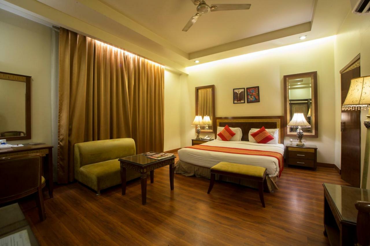 Hotel Picasso Paschim Vihar Delhi - Couple Friendly Local Ids Accepted Exterior photo