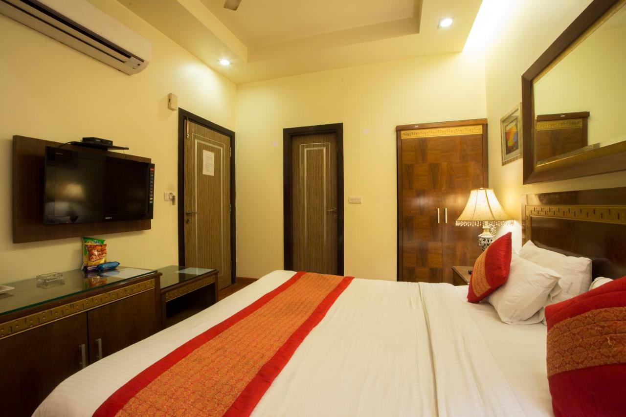 Hotel Picasso Paschim Vihar Delhi - Couple Friendly Local Ids Accepted Exterior photo