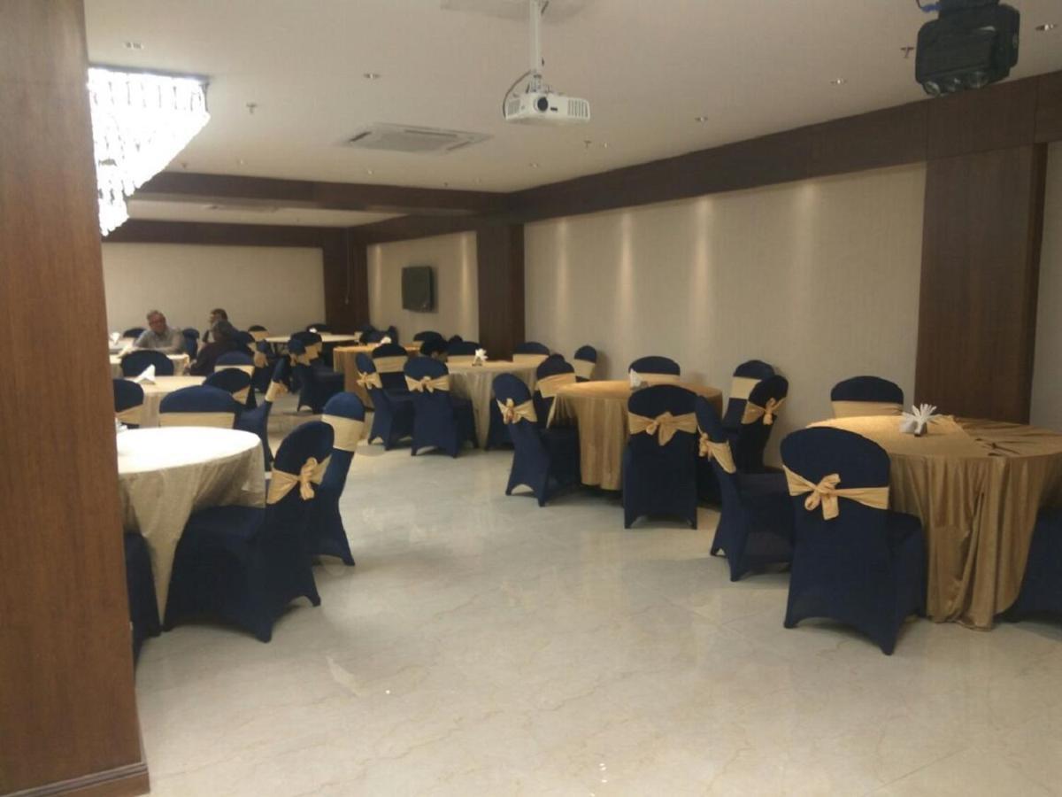 Hotel Picasso Paschim Vihar Delhi - Couple Friendly Local Ids Accepted Exterior photo